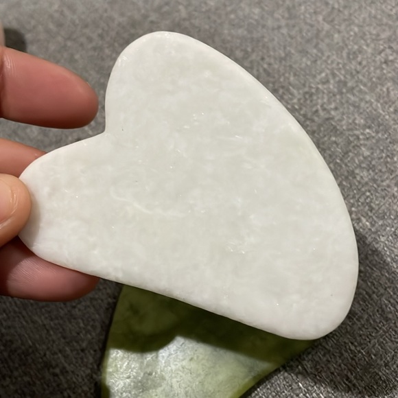 Gua Sha Facial massage tool 3 in the listing - Picture 4 of 5
